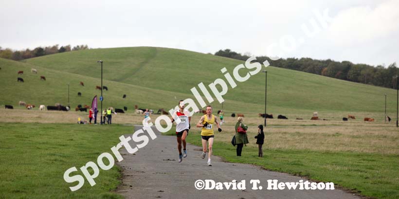 Conrad Franks (Gateshead) and Nigel Rackham (Metros) lead the Newcastle Town Moor Marathon. Photo: David T. Hewitson/Sports for All Pics